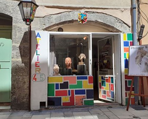 Vitrine de Atelier 45 quartier des arts rue de trans Draguignan